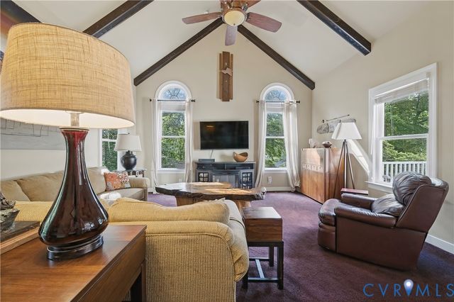 411 Hickory Dr, Manakin Sabot, VA 23103