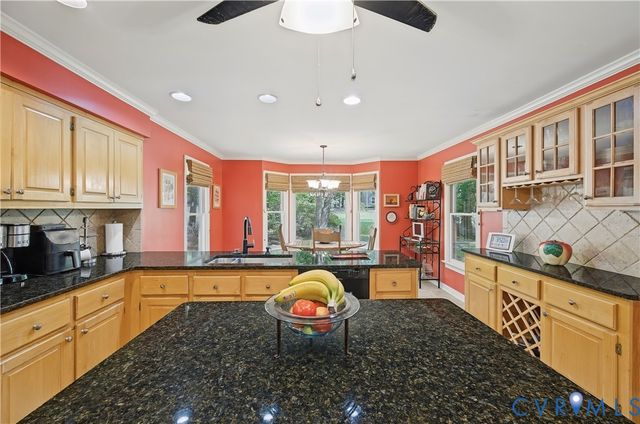 411 Hickory Dr, Manakin Sabot, VA 23103
