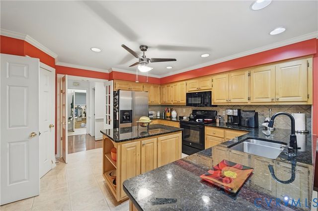 411 Hickory Dr, Manakin Sabot, VA 23103