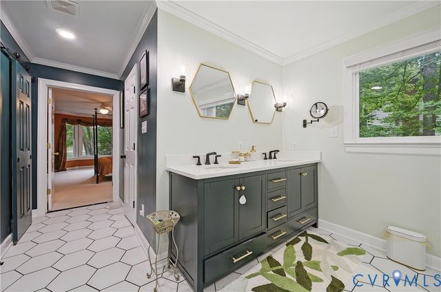 411 Hickory Dr, Manakin Sabot, VA 23103