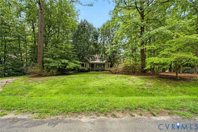 411 Hickory Dr, Manakin Sabot, VA 23103