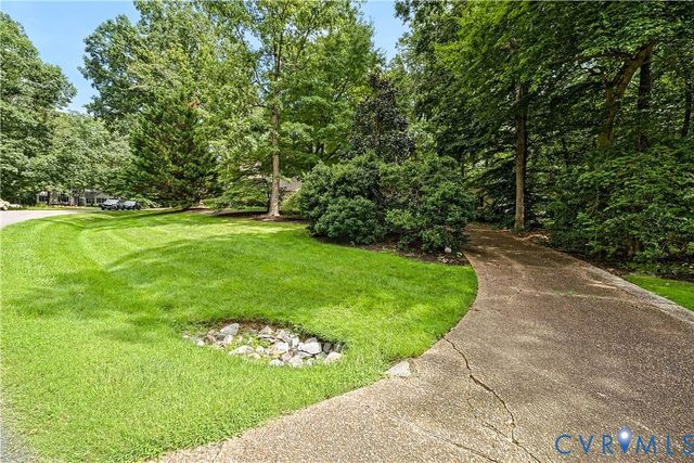 411 Hickory Dr, Manakin Sabot, VA 23103