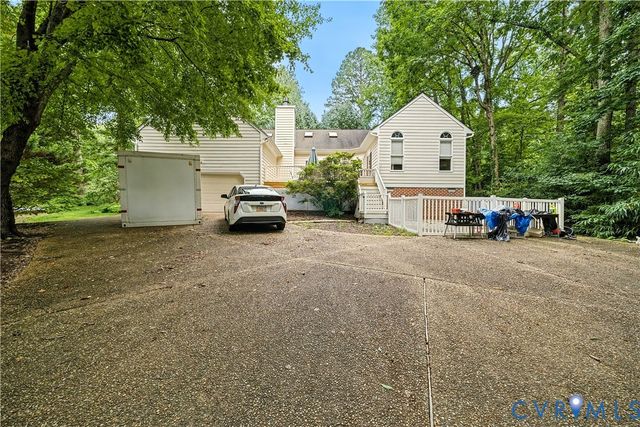 411 Hickory Dr, Manakin Sabot, VA 23103
