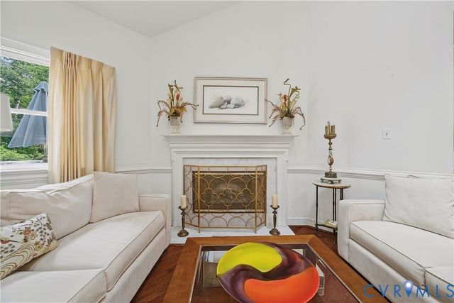 411 Hickory Dr, Manakin Sabot, VA 23103