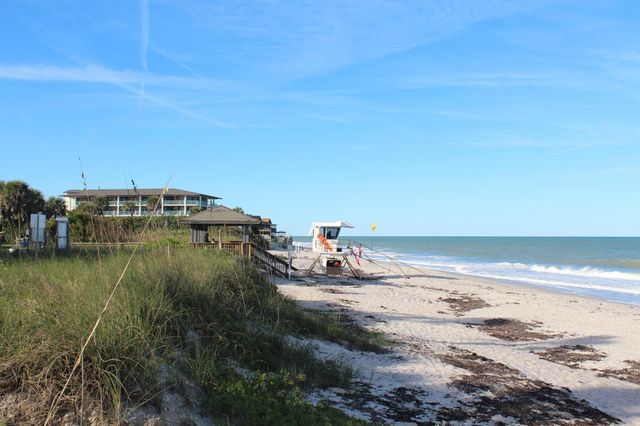 1828 Grey Falcon Circle SW, Vero Beach, FL 32962