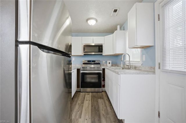 408 Roane DR, Hampton, VA 23669