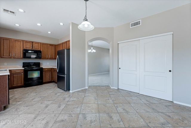 8472 S Egyptian Drive, Tucson, AZ 85747
