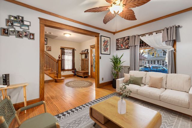 610 Watson Street, Aurora, IL 60505