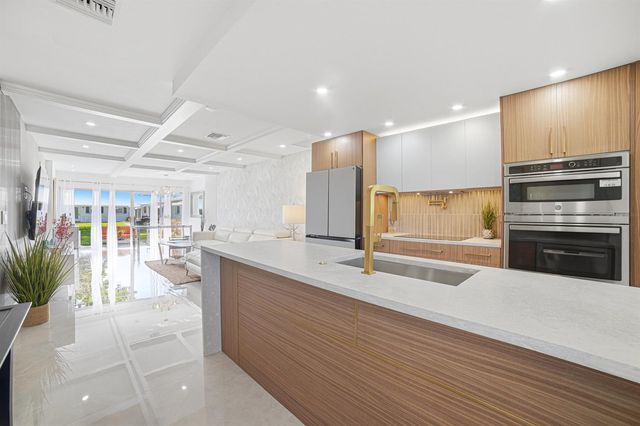 300 SW Golfview Terrace 142, Boynton Beach, FL 33426
