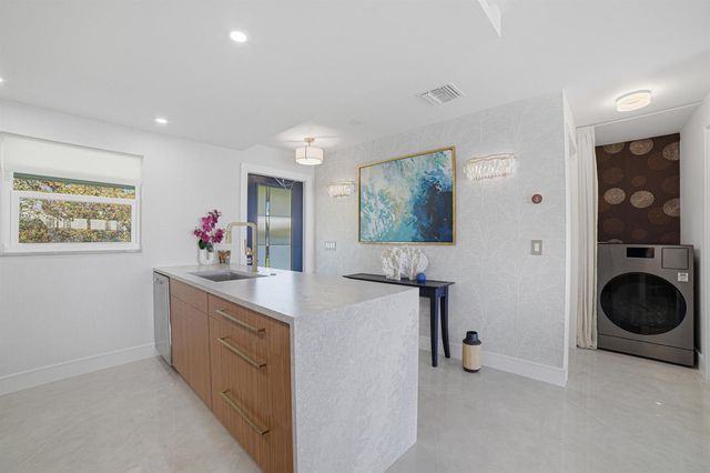 300 SW Golfview Terrace 142, Boynton Beach, FL 33426