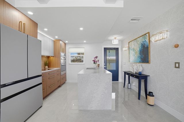 300 SW Golfview Terrace 142, Boynton Beach, FL 33426