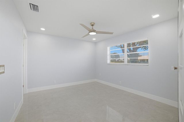 300 SW Golfview Terrace 142, Boynton Beach, FL 33426