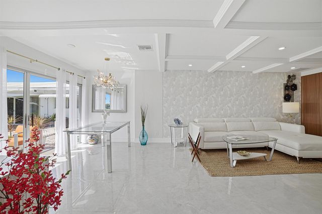 300 SW Golfview Terrace 142, Boynton Beach, FL 33426