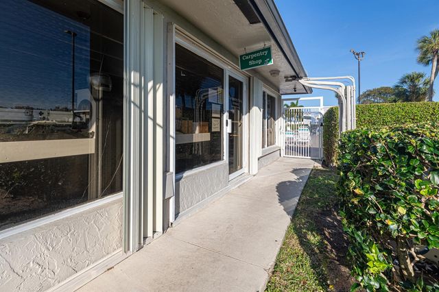 300 SW Golfview Terrace 142, Boynton Beach, FL 33426
