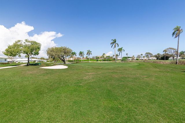 300 SW Golfview Terrace 142, Boynton Beach, FL 33426