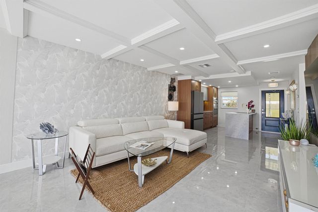 300 SW Golfview Terrace 142, Boynton Beach, FL 33426