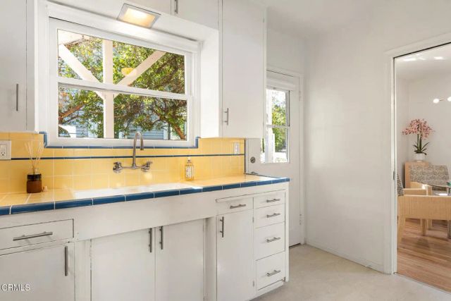 1946 E Villa Street, Pasadena, CA 91107