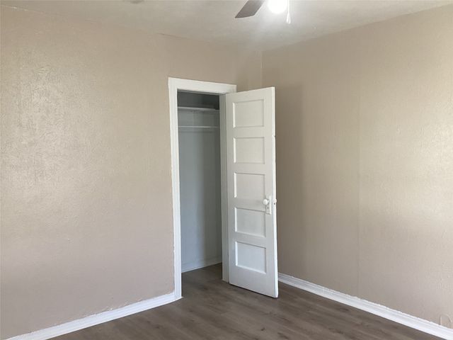 313 SW 6th Street, Grand Prairie, TX 75051