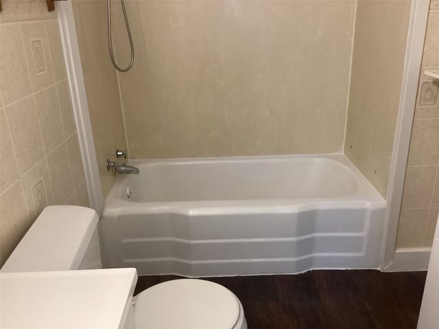 313 SW 6th Street, Grand Prairie, TX 75051