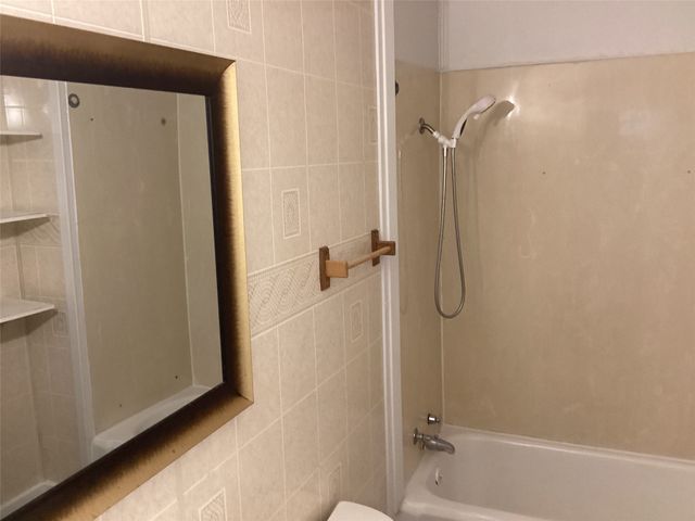 313 SW 6th Street, Grand Prairie, TX 75051