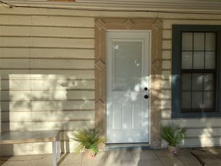 313 SW 6th Street, Grand Prairie, TX 75051