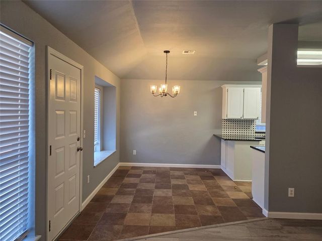 9401 Buttonfield Avenue, Moore, OK 73160