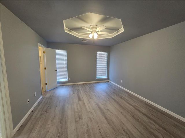 9401 Buttonfield Avenue, Moore, OK 73160