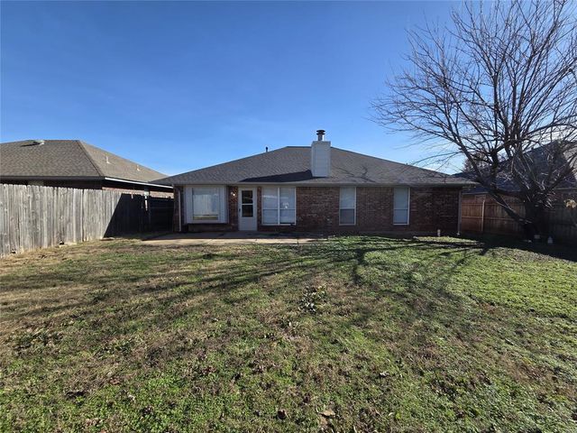 9401 Buttonfield Avenue, Moore, OK 73160