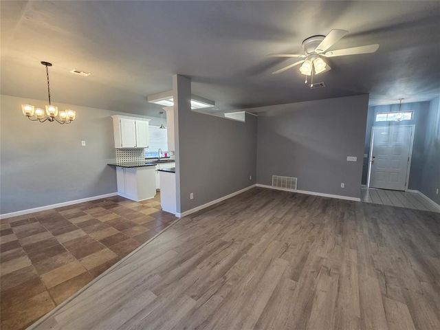 9401 Buttonfield Avenue, Moore, OK 73160