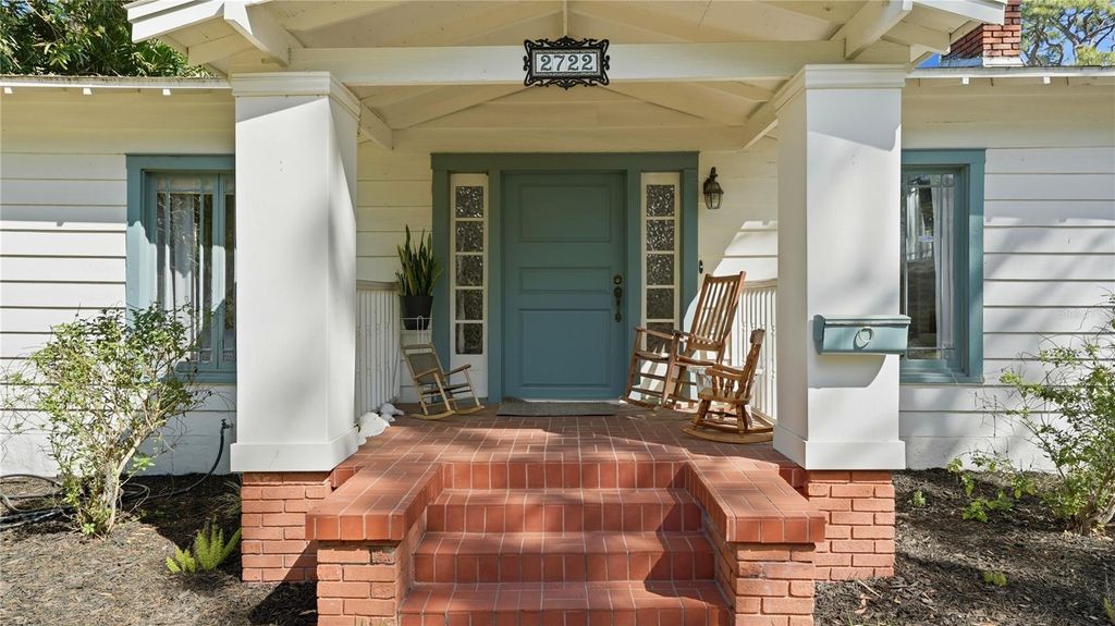 Image 2 of property listing at 2722 2ND AVENUE W, Bradenton, FL 34205