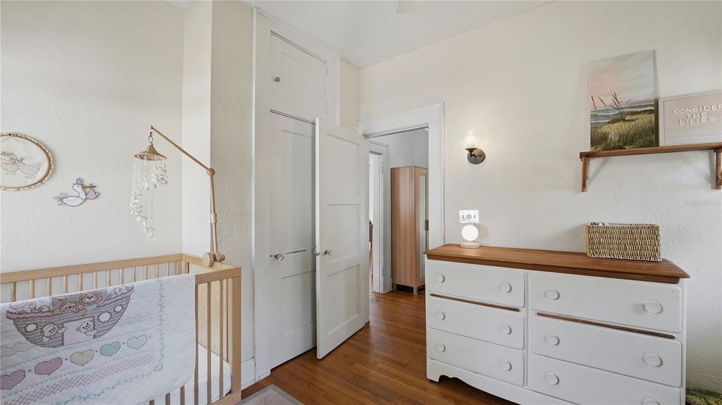 Image 20 of property listing at 2722 2ND AVENUE W, Bradenton, FL 34205