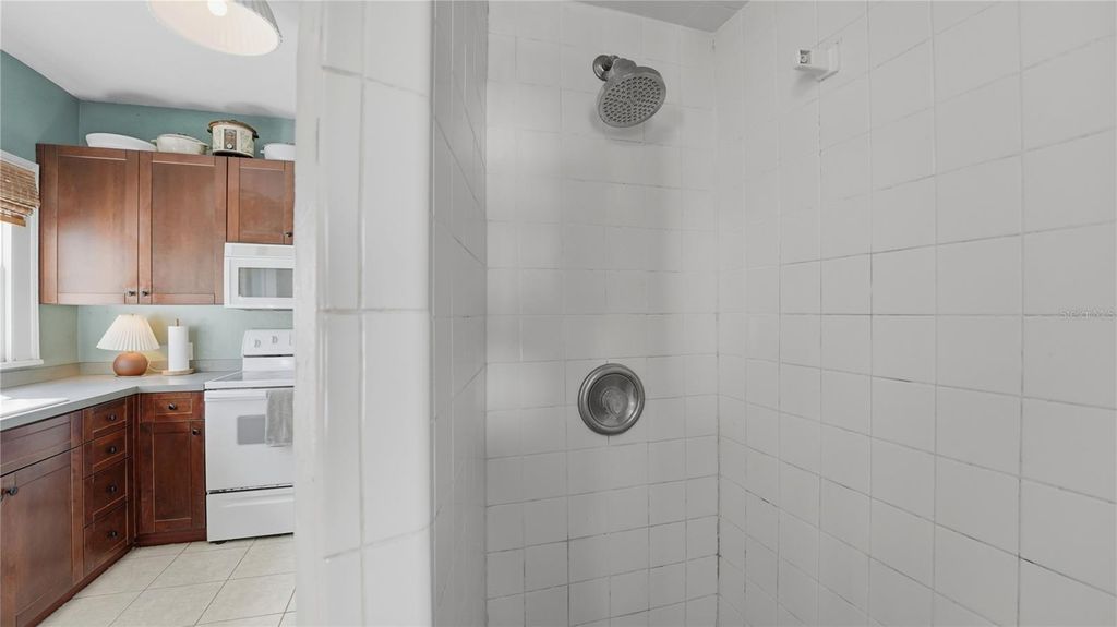 Image 22 of property listing at 2722 2ND AVENUE W, Bradenton, FL 34205