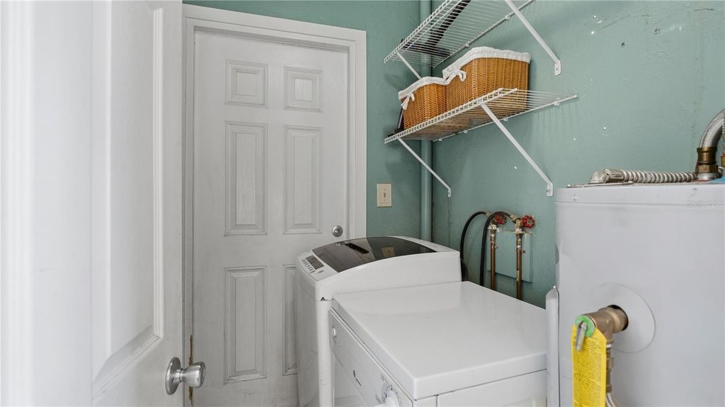 Image 23 of property listing at 2722 2ND AVENUE W, Bradenton, FL 34205