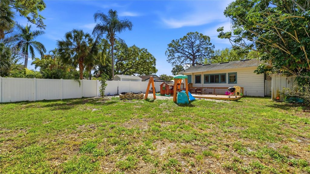 Image 27 of property listing at 2722 2ND AVENUE W, Bradenton, FL 34205