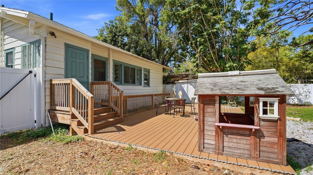 Image 28 of property listing at 2722 2ND AVENUE W, Bradenton, FL 34205