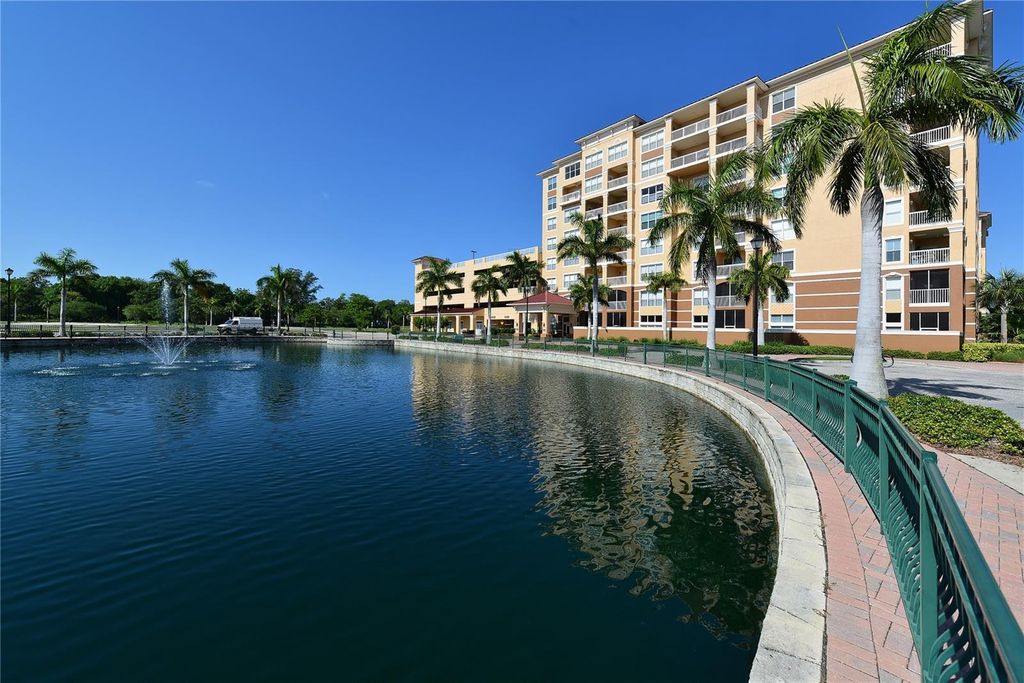 Image 36 of property listing at 2722 2ND AVENUE W, Bradenton, FL 34205