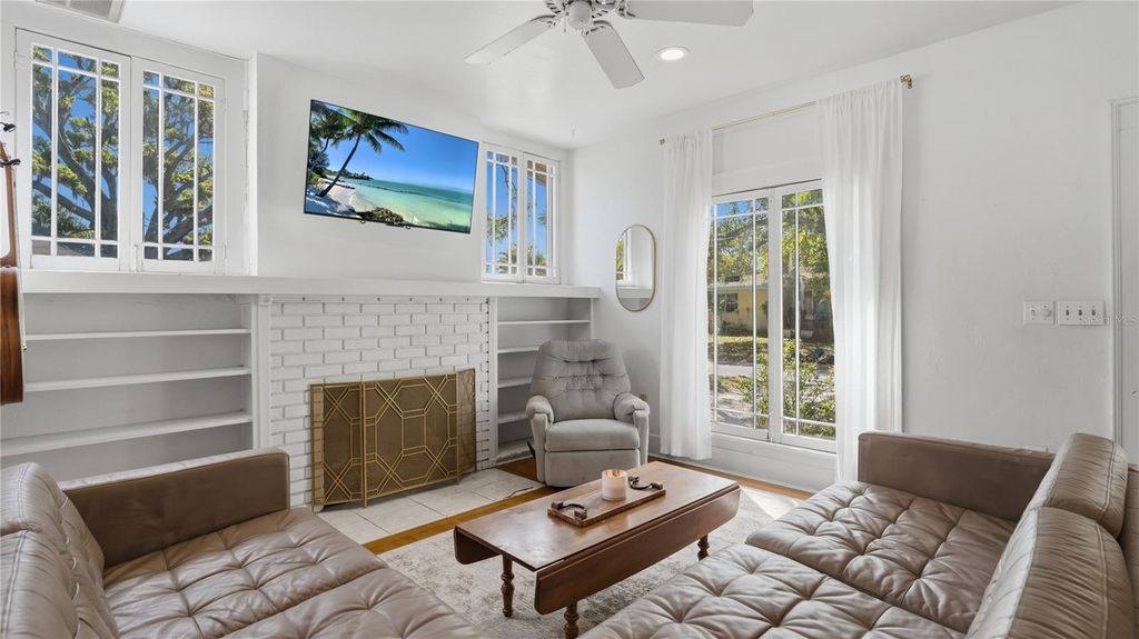 Image 6 of property listing at 2722 2ND AVENUE W, Bradenton, FL 34205