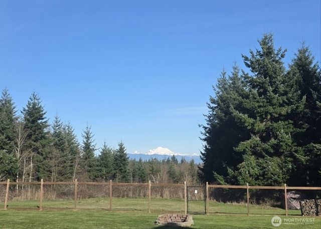 1419 Blackberry Lane, Oak Harbor, WA 98277