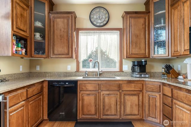 1419 Blackberry Lane, Oak Harbor, WA 98277