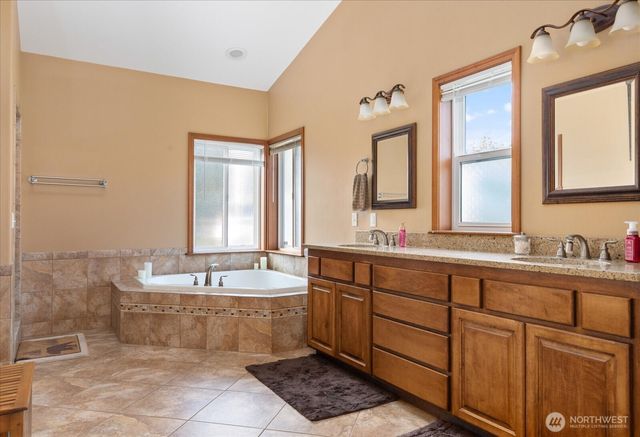 1419 Blackberry Lane, Oak Harbor, WA 98277