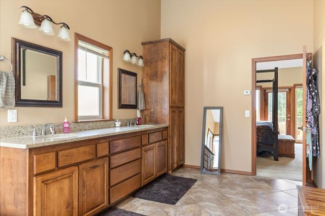 1419 Blackberry Lane, Oak Harbor, WA 98277