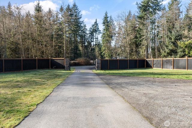 1419 Blackberry Lane, Oak Harbor, WA 98277