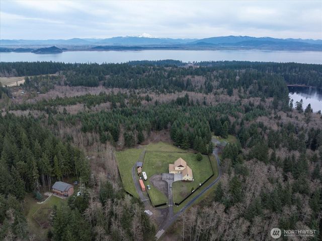 1419 Blackberry Lane, Oak Harbor, WA 98277