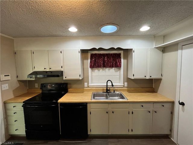 2890 Beta Street, Pfafftown, NC 27040
