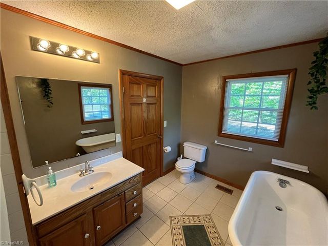 2890 Beta Street, Pfafftown, NC 27040
