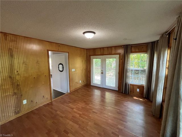 2890 Beta Street, Pfafftown, NC 27040
