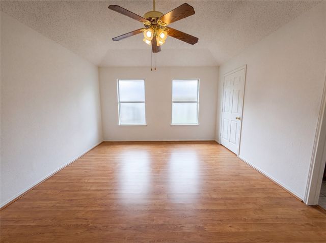 1233 Windy Meadows Drive, Burleson, TX 76028
