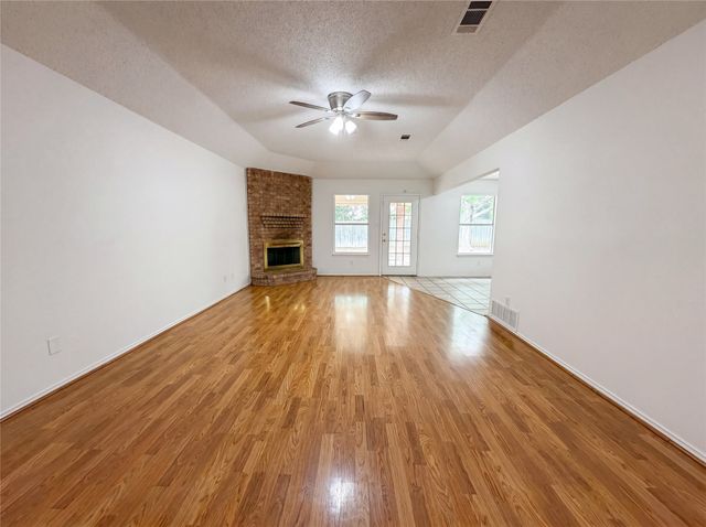1233 Windy Meadows Drive, Burleson, TX 76028