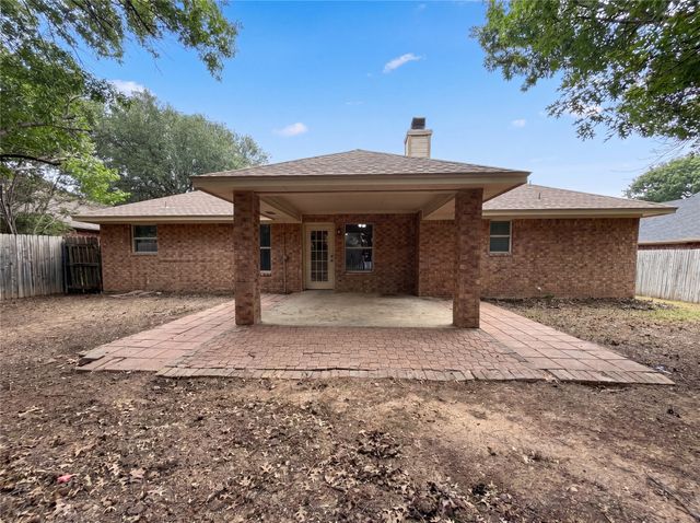 1233 Windy Meadows Drive, Burleson, TX 76028