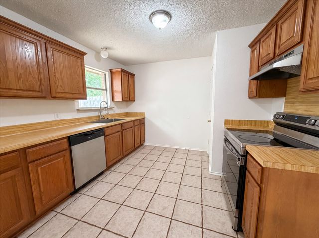 1233 Windy Meadows Drive, Burleson, TX 76028